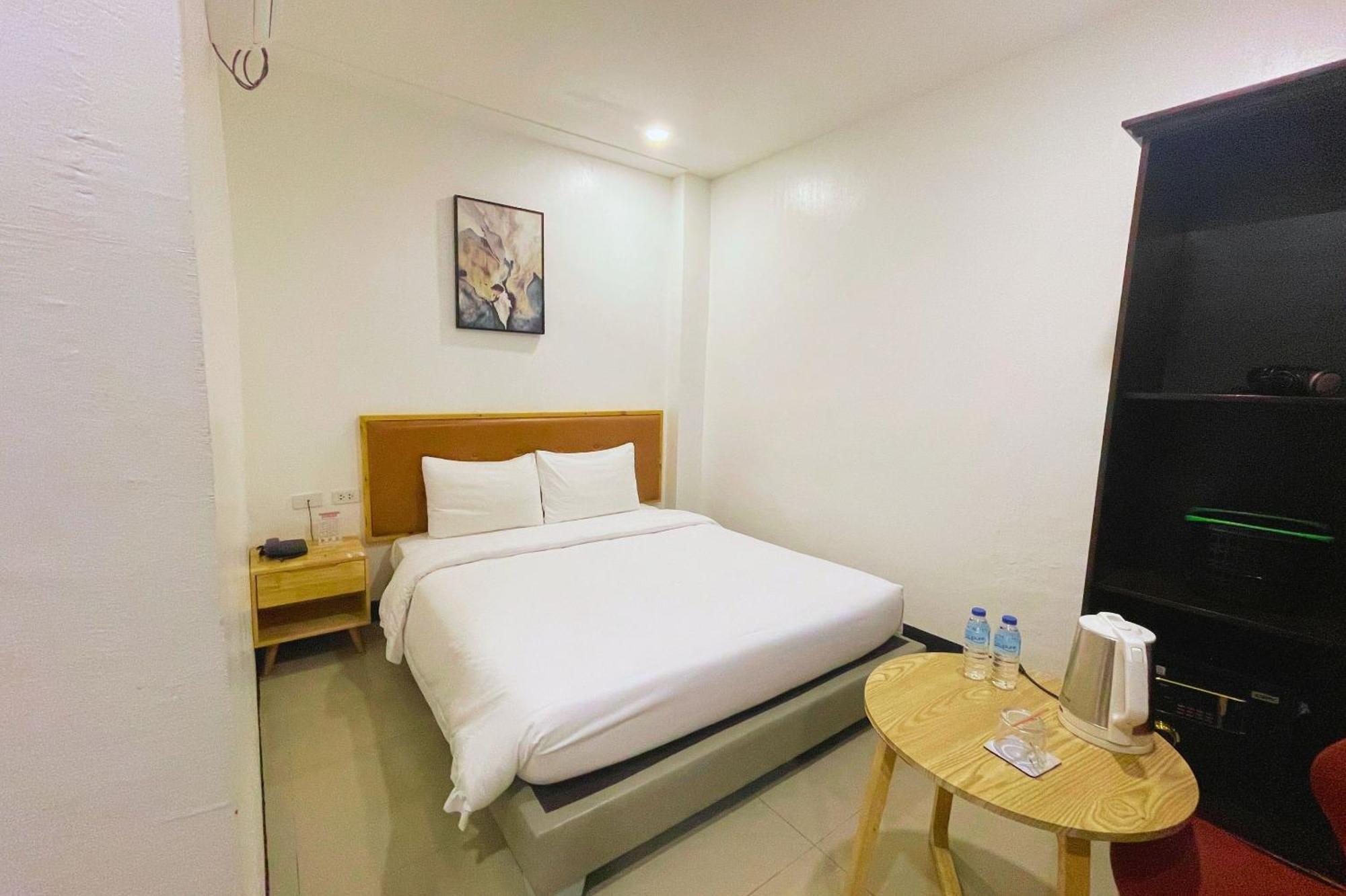Hotel Halo Angeles City Δωμάτιο φωτογραφία